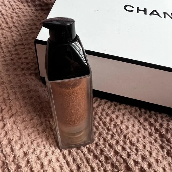 Chanel Les Beiges Water Fresh Tint - Picture 2 of 7